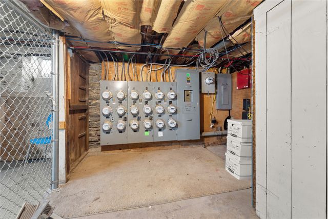 38 N PARK Row, Erie, PA 16501