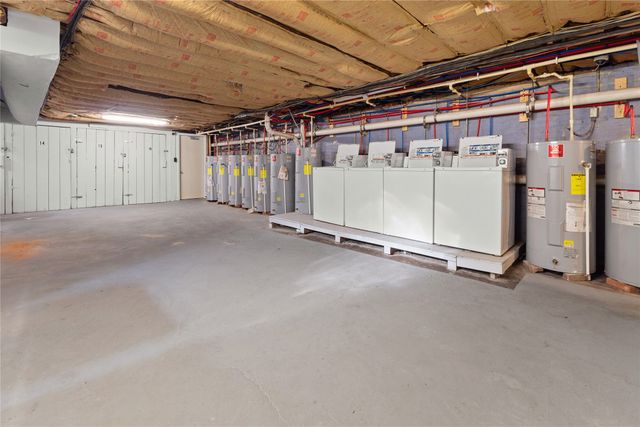 38 N PARK Row, Erie, PA 16501