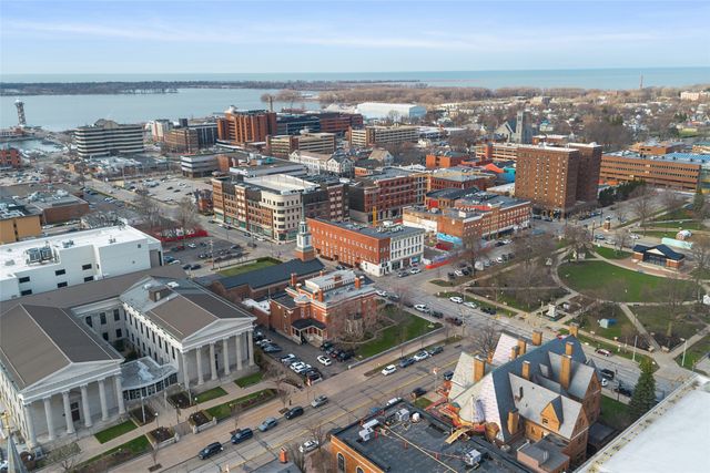 38 N PARK Row, Erie, PA 16501