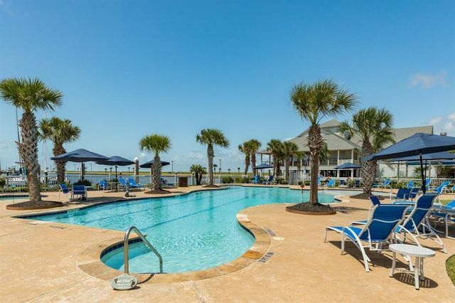 27 Isla Morada, Hitchcock, TX 77563