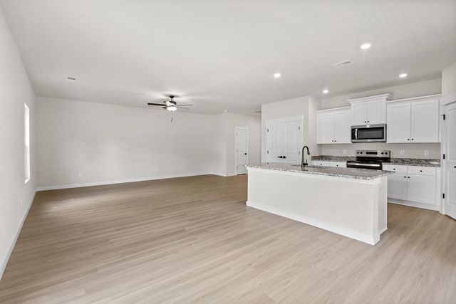 1237 Crested Iris Street, Moore, SC 29369