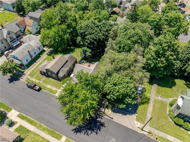 323 2nd Street NE, Massillon, OH 44646