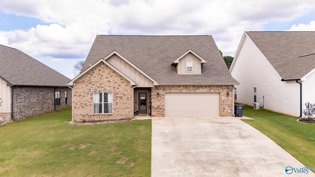 427 Zoey Grace Drive, Rogersville, AL 35652