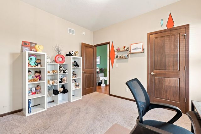 965 Aspen Circle, Watertown, MN 55388