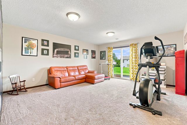 965 Aspen Circle, Watertown, MN 55388