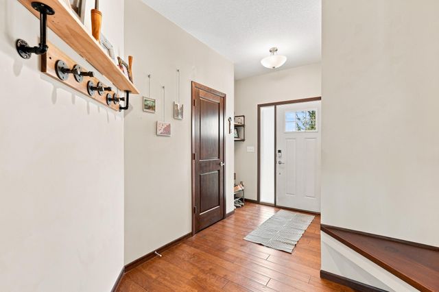 965 Aspen Circle, Watertown, MN 55388