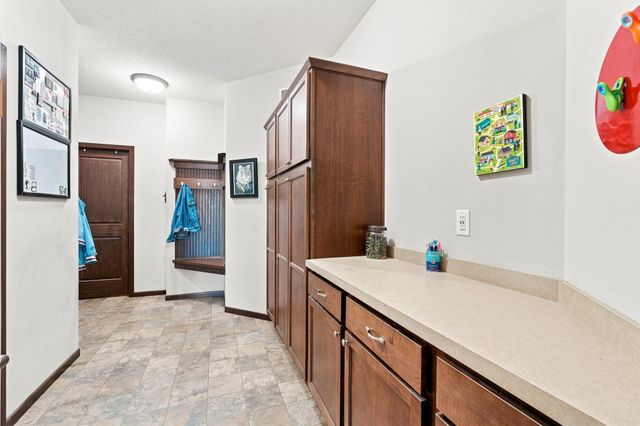965 Aspen Circle, Watertown, MN 55388