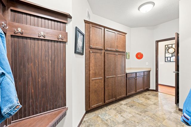965 Aspen Circle, Watertown, MN 55388