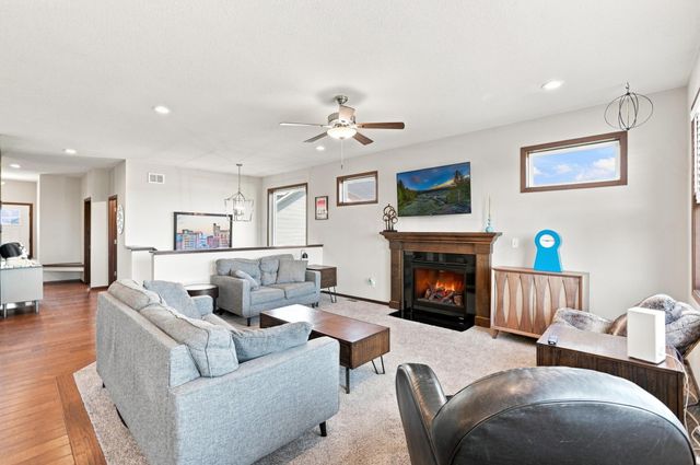 965 Aspen Circle, Watertown, MN 55388