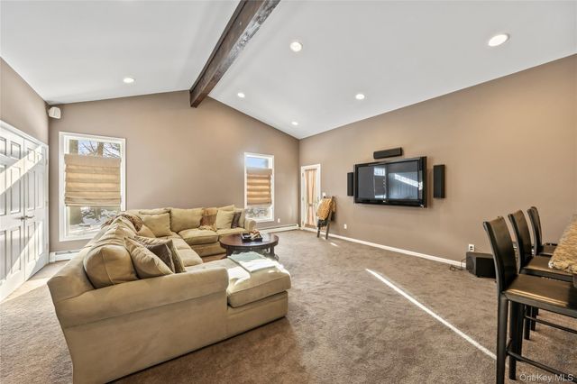 20 Mountainview Avenue, Airmont, NY 10901