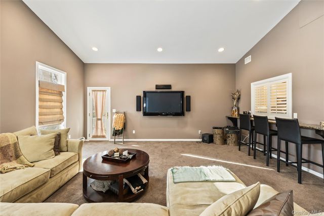 20 Mountainview Avenue, Airmont, NY 10901