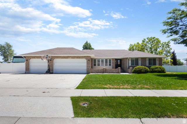 10469 S 2330 W, South Jordan, UT 84095