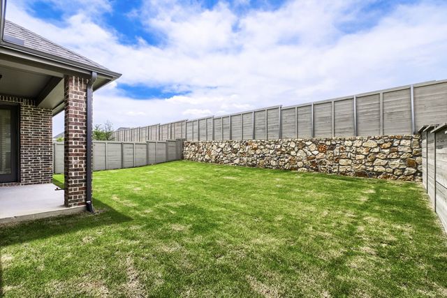 11729 Wildwood Street, Justin, TX 76247
