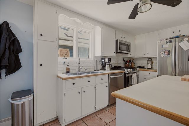 6 Murphy Avenue, Bristol, RI 02809