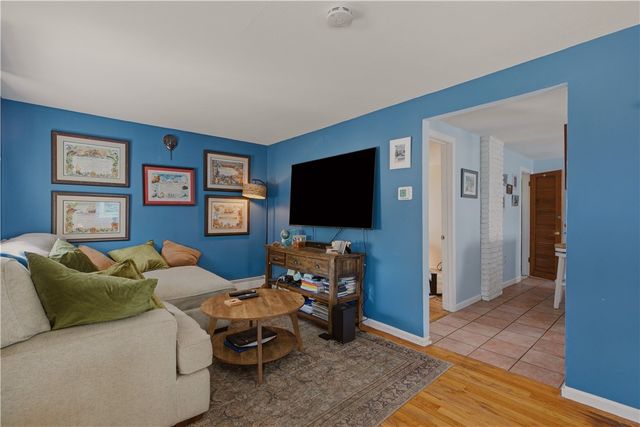 6 Murphy Avenue, Bristol, RI 02809