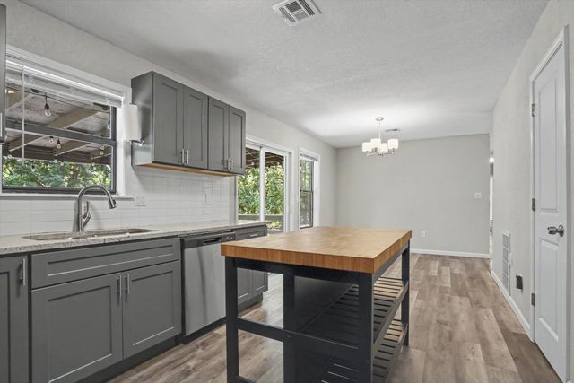 2107 Timber Hill Drive, Sapulpa, OK 74066