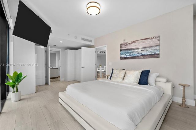 1010 Brickell Ave 1411, Miami, FL 33131