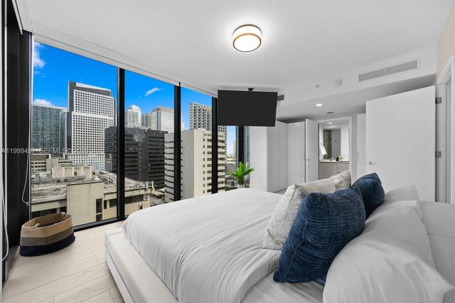 1010 Brickell Ave 1411, Miami, FL 33131