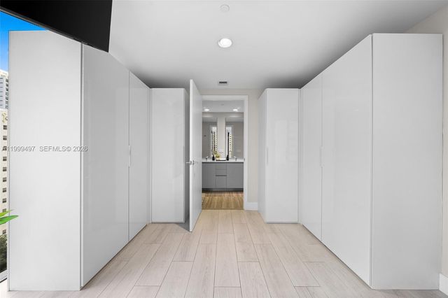 1010 Brickell Ave 1411, Miami, FL 33131