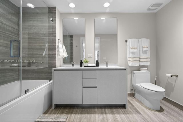 1010 Brickell Ave 1411, Miami, FL 33131