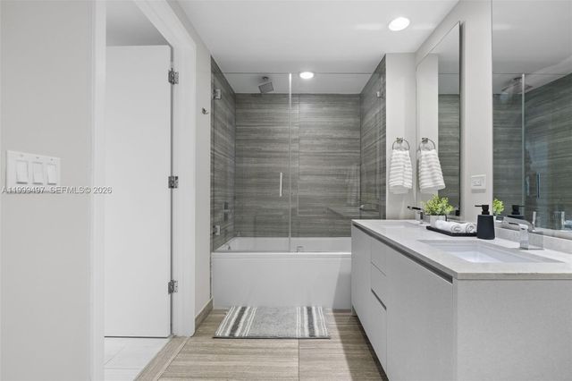 1010 Brickell Ave 1411, Miami, FL 33131