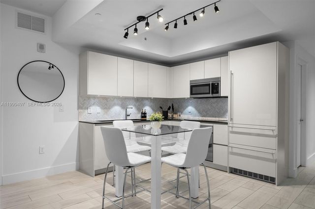 1010 Brickell Ave 1411, Miami, FL 33131