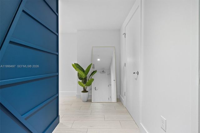 1010 Brickell Ave 1411, Miami, FL 33131