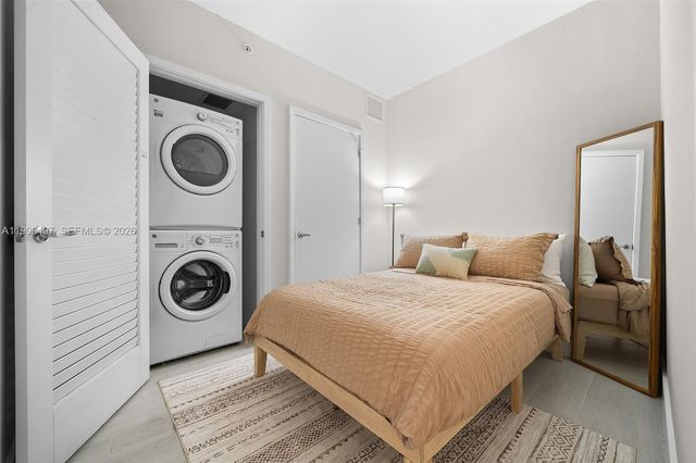 1010 Brickell Ave 1411, Miami, FL 33131