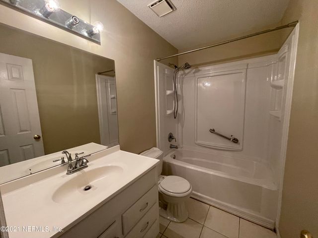 3801 CROWN POINT Road 1064, Jacksonville, FL 32257