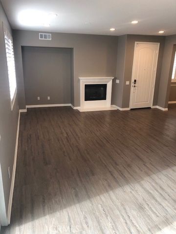 19342 Opal Lane, Saugus, CA 91350