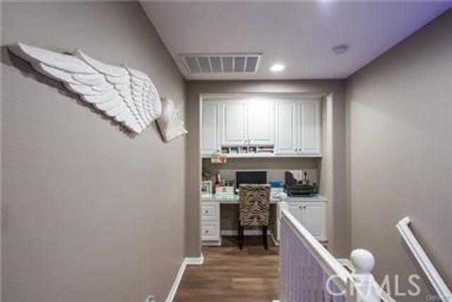 19342 Opal Lane, Saugus, CA 91350