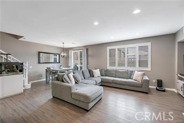 19342 Opal Lane, Saugus, CA 91350