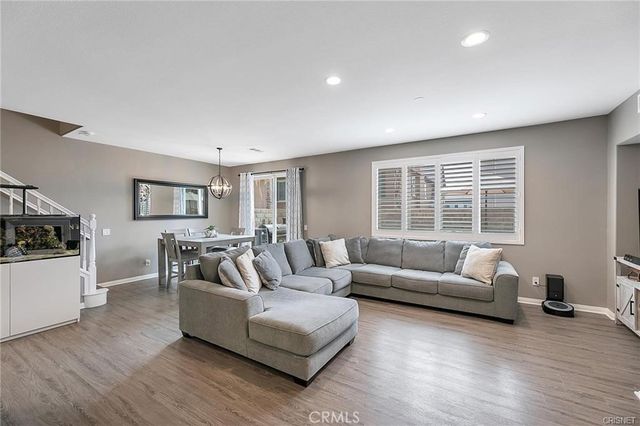 19342 Opal Lane, Saugus, CA 91350