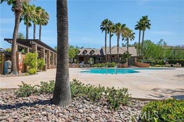 19342 Opal Lane, Saugus, CA 91350