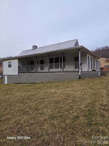 656 Water Street, Bakersville, NC 28705