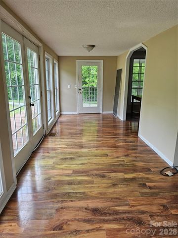 656 Water Street, Bakersville, NC 28705