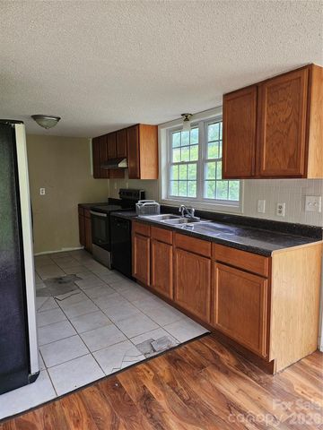 656 Water Street, Bakersville, NC 28705