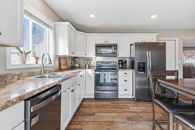 2411 Brook Lane, Manhattan, KS 66502