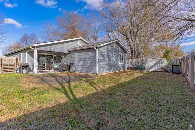 2411 Brook Lane, Manhattan, KS 66502