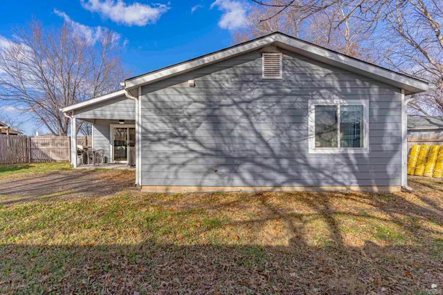 2411 Brook Lane, Manhattan, KS 66502