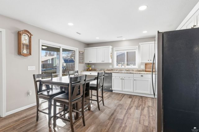 2411 Brook Lane, Manhattan, KS 66502