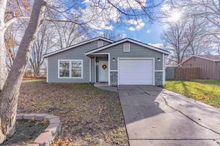 2411 Brook Lane, Manhattan, KS 66502