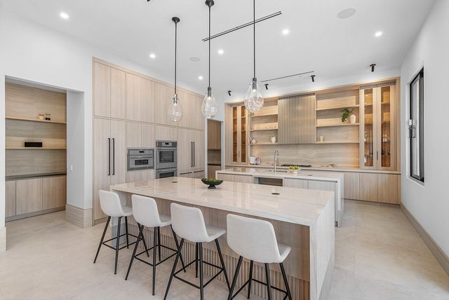 299 NE 7th Street, Boca Raton, FL 33432