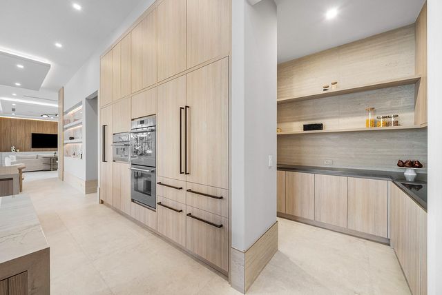 299 NE 7th Street, Boca Raton, FL 33432