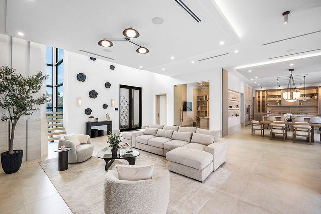 299 NE 7th Street, Boca Raton, FL 33432