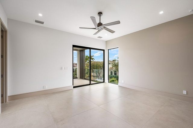 299 NE 7th Street, Boca Raton, FL 33432