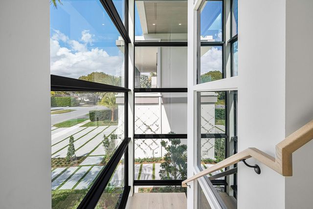 299 NE 7th Street, Boca Raton, FL 33432