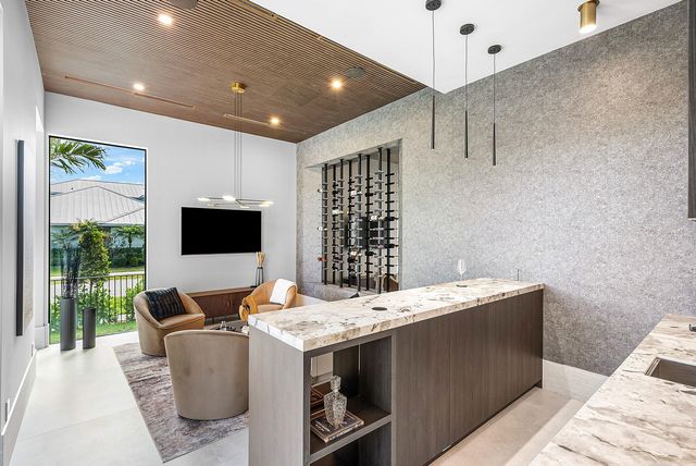 299 NE 7th Street, Boca Raton, FL 33432