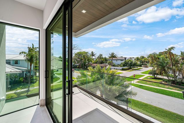 299 NE 7th Street, Boca Raton, FL 33432