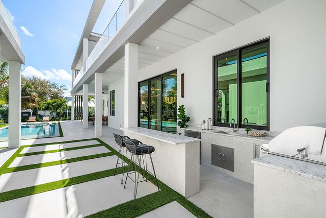 299 NE 7th Street, Boca Raton, FL 33432